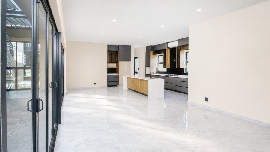 5 Bedroom Property for Sale in Meerhof North West